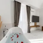 Sant'angelo 4* נאפולי