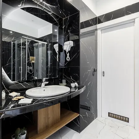 Sant'angelo 4* نابولي